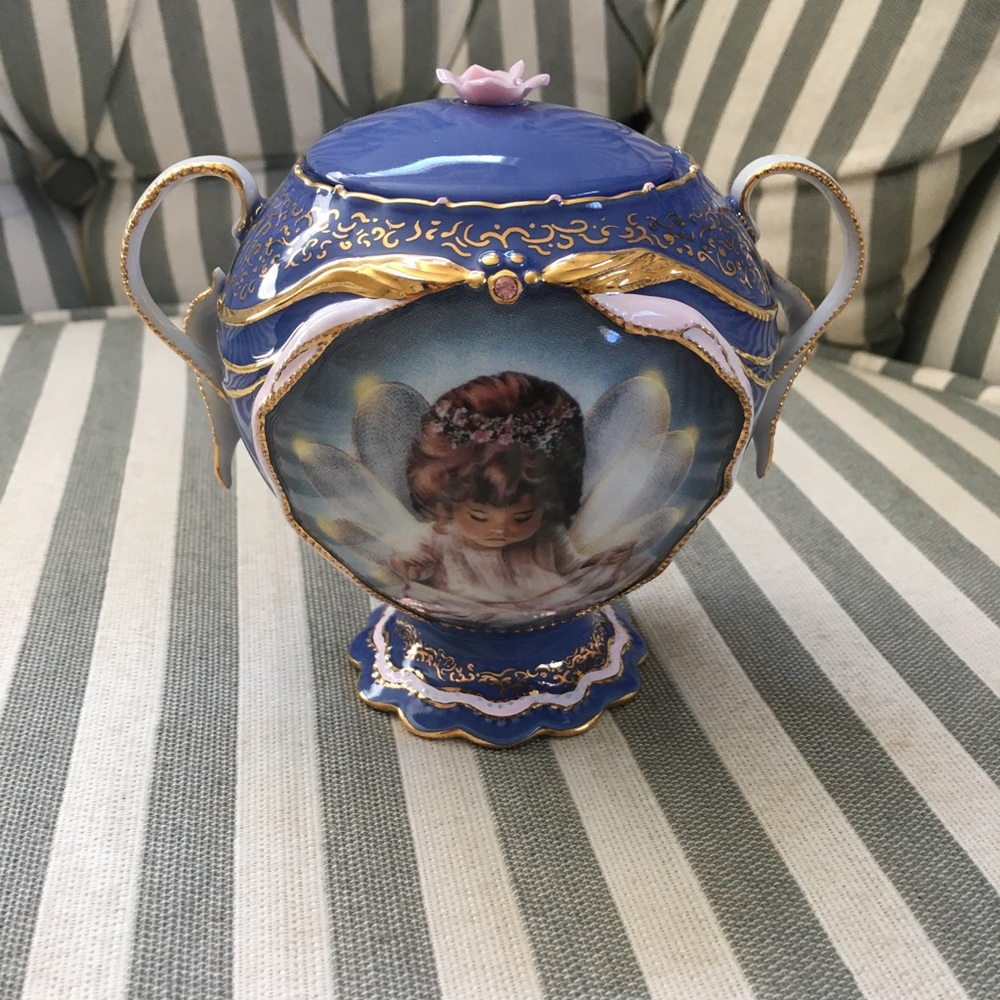 Ardleigh Elliot Heaven’s Little Angels Music Box